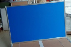 Bảng ghim khung nhôm nẹp nhỏ KT: 60x80cm