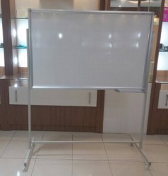 Bảng từ trắng có chân di động, KT: 120x120cm phào to