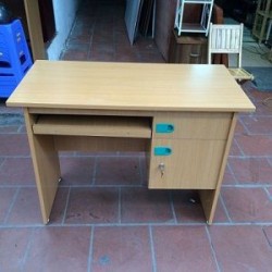 Bàn làm việc văn phòng BVT10 màu vàng vân gỗ