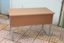 Bàn làm việc chân sắt mặt gỗ hậu lửng BCShaulung1260