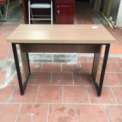 Bàn làm việc chân sắt có hậu gỗ BCSHaugo1260