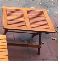 Bàn gỗ cafe chân gấp mặt vuông BCFG02