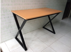 Bàn làm việc chân chữ X khung sắt mặt gỗ BCX1060