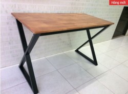 Bàn  bàn làm việc khung sắt mặt gỗ BCX1260TN