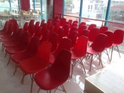 Ghế quán cafe chân gỗ đệm nhựa GCF02