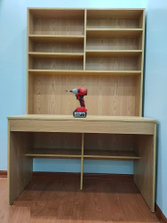 Bàn học gỗ kèm kệ để sách vở BGK34 ( Chưa có ghế )