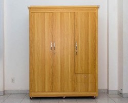Tủ gỗ đựng quần áo gia đình rộng 1.6m TQA09