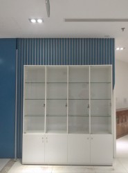 Tủ kệ kính trưng bày đẹp rộng 1m8 TKK18