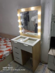 Bàn phấn trang điểm có đèn BP68