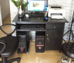 Bàn làm việc vi tính BVT10D màu đen