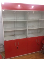 Tủ gỗ trưng bày cánh kính đẹp TKK30 ( GIÁ BAO GỒM ĐÈN LED DÂY DỌC TỦ )