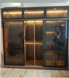 Tủ quần áo cánh kính khung nhôm TQA96