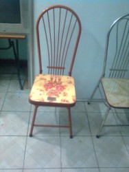 Ghế gấp phòng ăn 7 nan khung sơn đệm Composit hoa chuông
